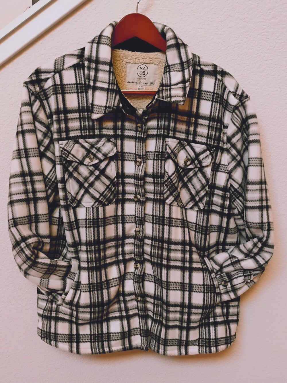Sage Women's Sherpa-Lined Plaid Button-Down Black White & Gray
